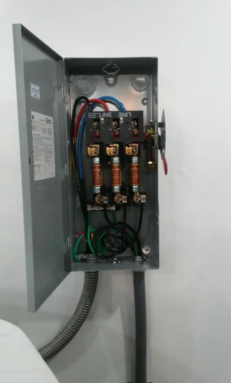Three-phase disconnect switch installed for Electrical Wiring & Rewiring in Wright City